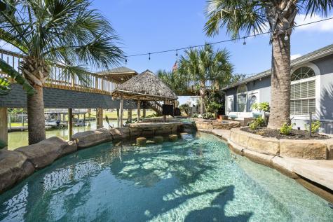 323 Tiki Drive Tiki Island TX 77554
