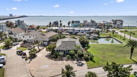 323 Tiki Drive Tiki Island TX 77554