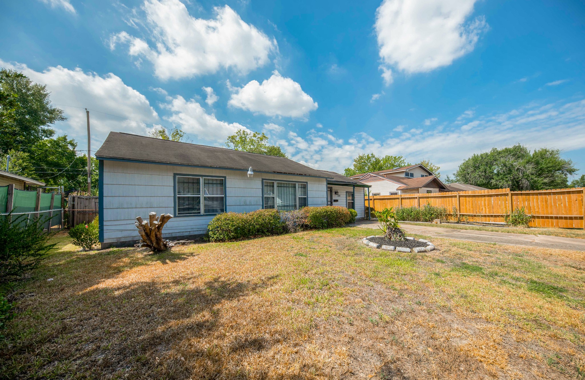 6110 Belcrest Street Houston TX 77033