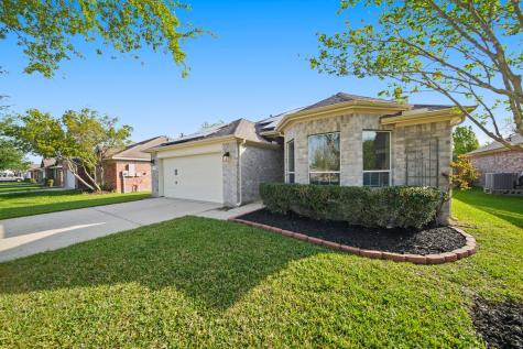 214 Seacrest Boulevard League City TX 77573