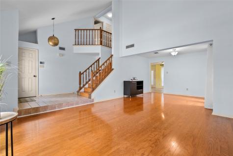 14211 Fair Knoll Way Houston TX 77062