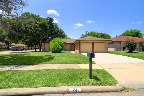 1742 Meadow Green Drive Missouri City TX 77489