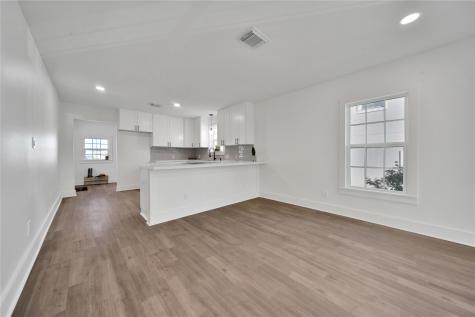 2221 Grover Avenue Galveston TX 77551