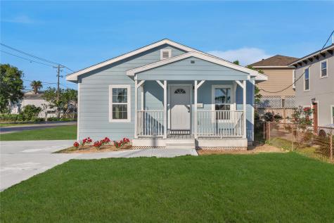 2221 Grover Avenue Galveston TX 77551