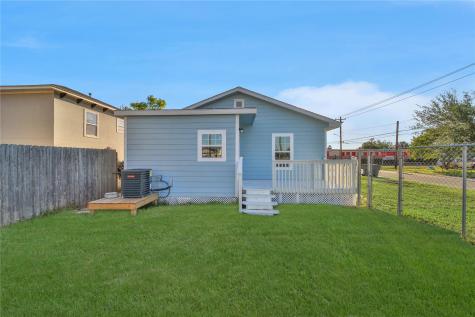 2221 Grover Avenue Galveston TX 77551