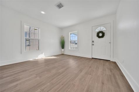 2221 Grover Avenue Galveston TX 77551