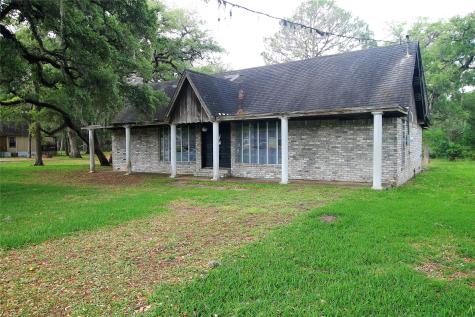 1518 S Columbia Drive West Columbia TX 77486