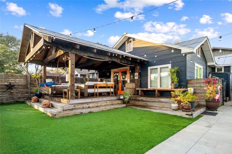 225 Neyland Street Houston TX 77022