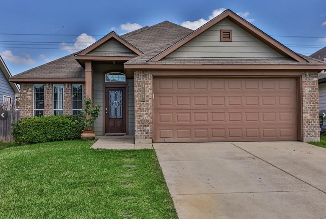 127 Briarwood Drive Huntsville TX 77320