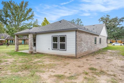 221 Inwood Drive West Columbia TX 77486