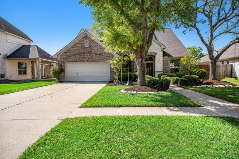1006 Azalea Pointe League City TX 77573