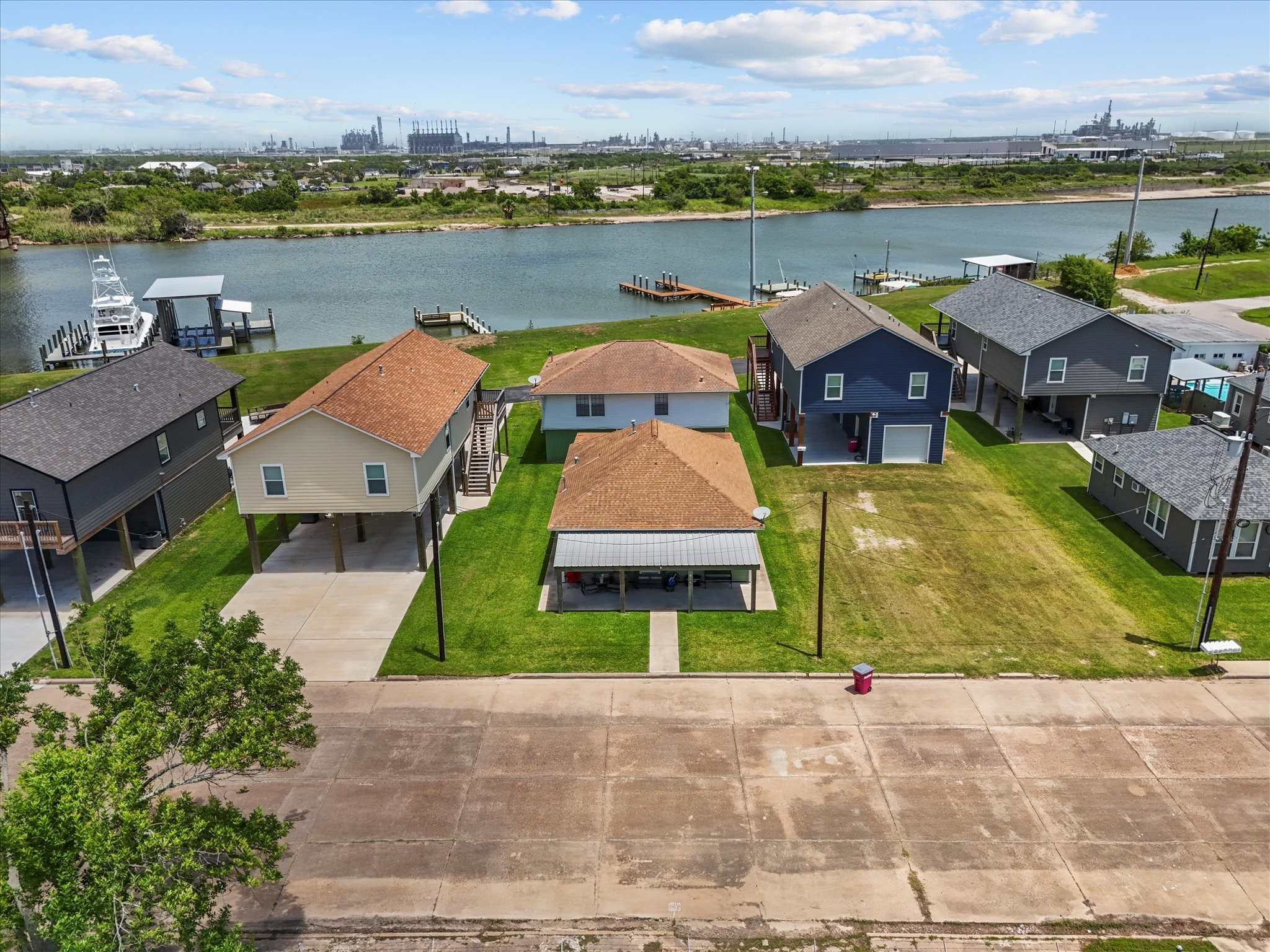 614 W 1st Street Freeport TX 77541