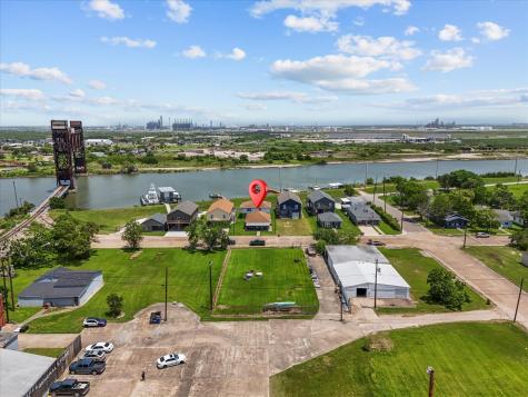 614 W 1st Street Freeport TX 77541