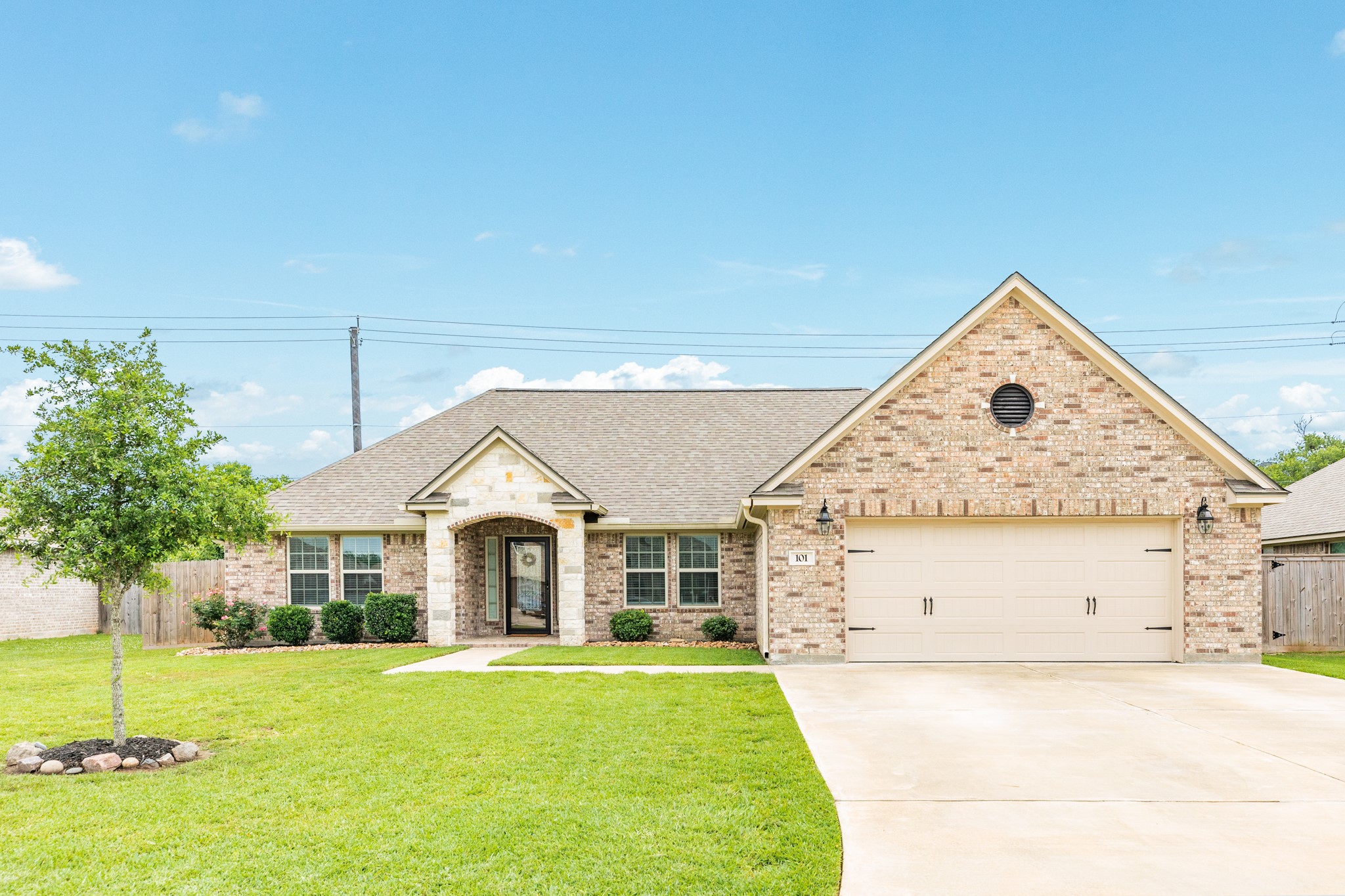 101 Poppy Street Lake Jackson TX 77566