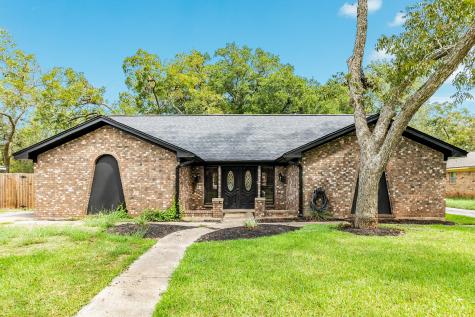 124 Dogwood Street Lake Jackson TX 77566