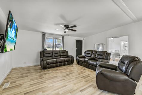 21507 Juliann Alyes Porter TX 77365
