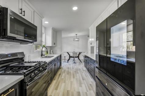 21507 Juliann Alyes Porter TX 77365