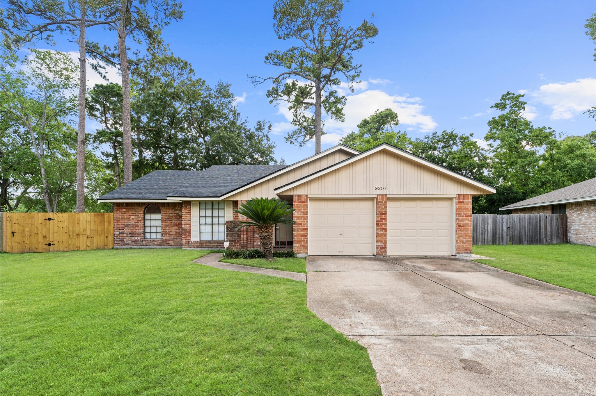 9207 Loren Lane Houston TX 77040