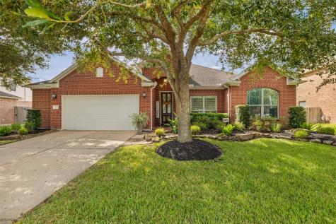 2824 Knob Hill Street Pearland TX 77581