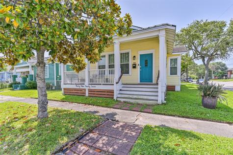3927 Bernardo De Galvez Avenue Galveston TX 77550