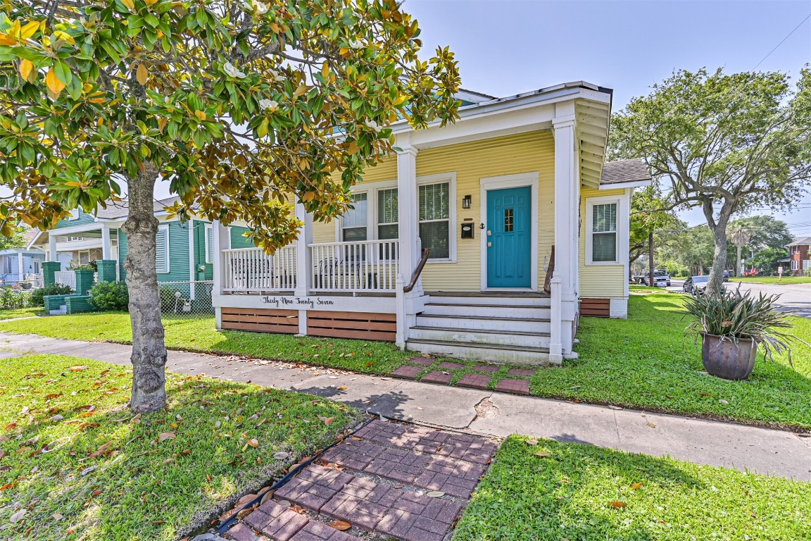 3927 Bernardo De Galvez Avenue Galveston TX 77550