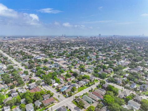 3927 Bernardo De Galvez Avenue Galveston TX 77550