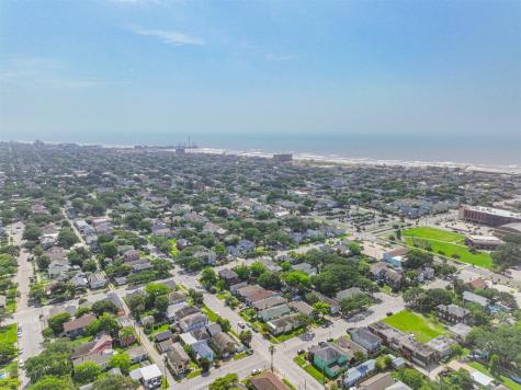 3927 Bernardo De Galvez Avenue Galveston TX 77550