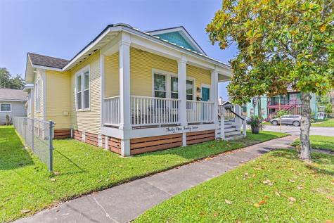 3927 Bernardo De Galvez Avenue Galveston TX 77550