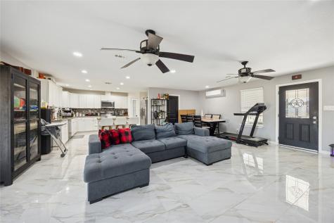 5815 Avenue G 1/2 Santa Fe TX 77510