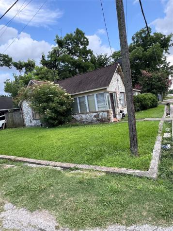 7102 Tuck Street Houston TX 77020
