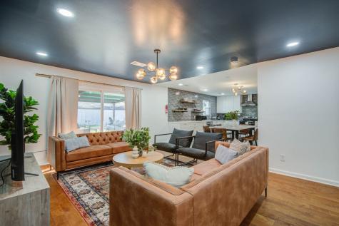 9515 Meadowglen Lane Houston TX 77063