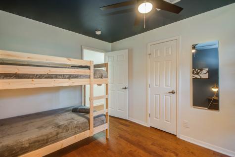 9515 Meadowglen Lane Houston TX 77063
