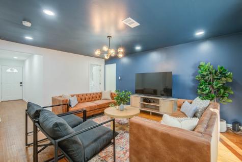 9515 Meadowglen Lane Houston TX 77063