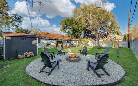 9515 Meadowglen Lane Houston TX 77063