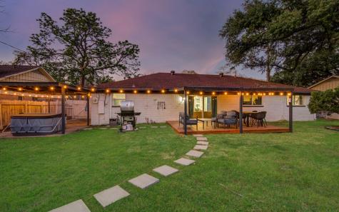 9515 Meadowglen Lane Houston TX 77063