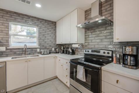 9515 Meadowglen Lane Houston TX 77063