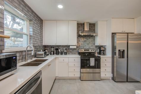 9515 Meadowglen Lane Houston TX 77063