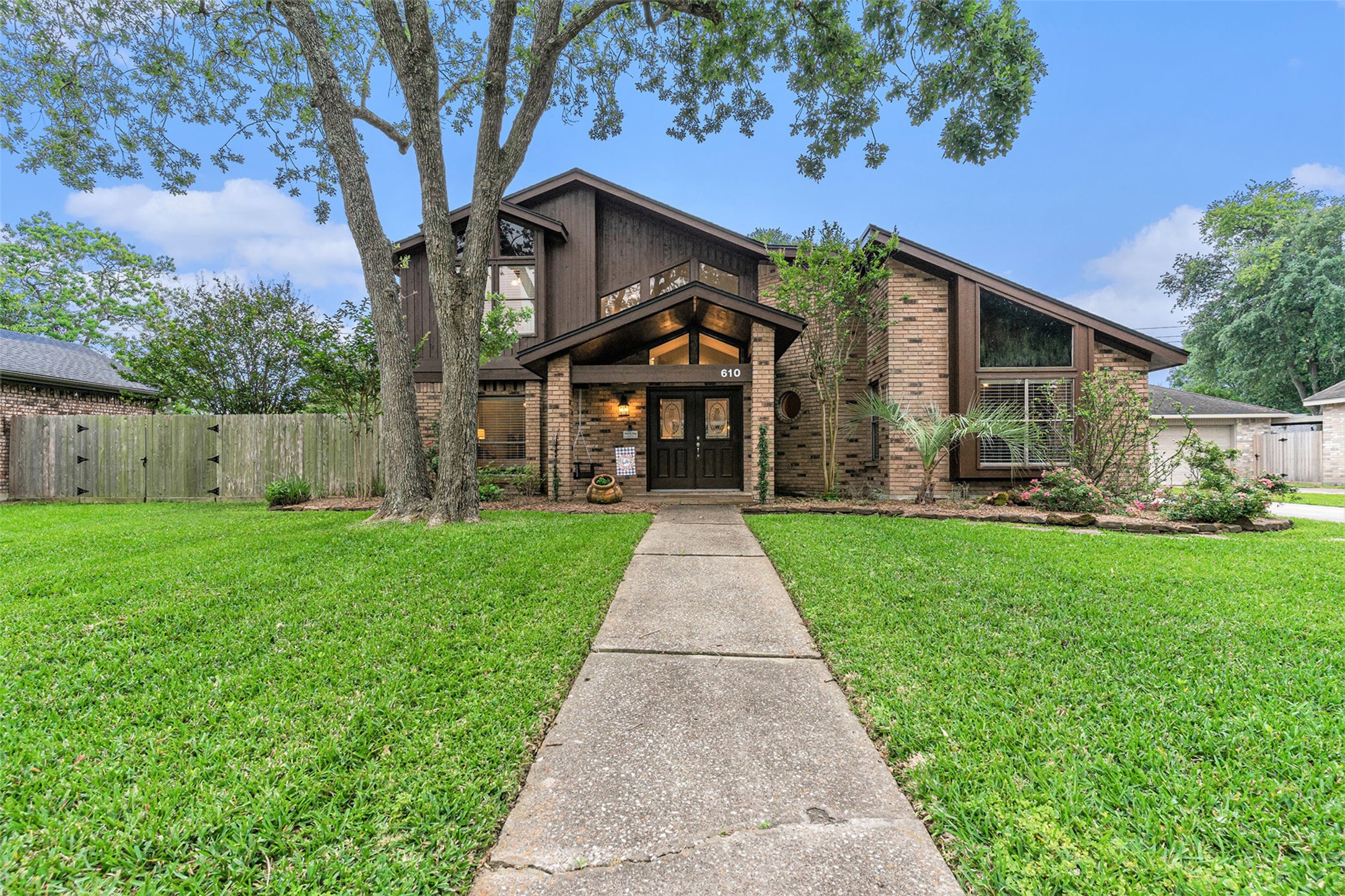 610 Crestwood Drive El Lago TX 77586