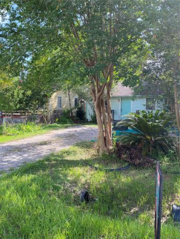 4213 Kinne Street Bacliff TX 77518