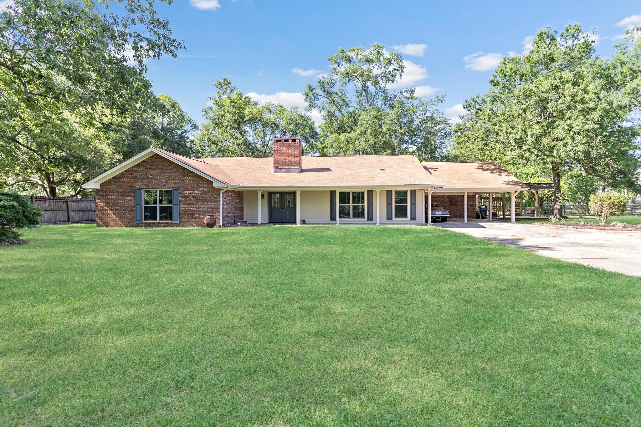 1425 Countrywood Circle Sour Lake TX 77659