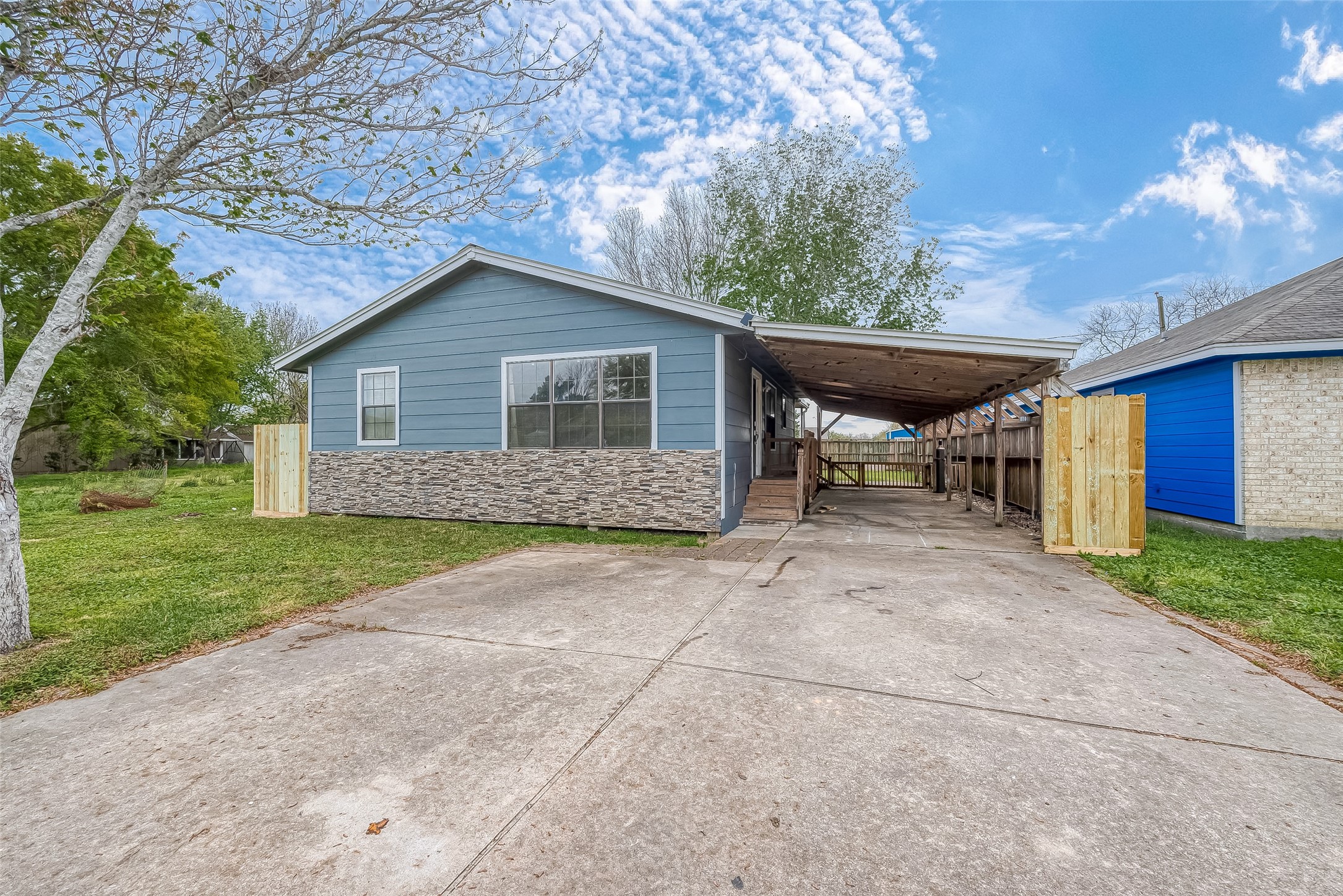 10824 Deaf Smith Street La Porte TX 77571