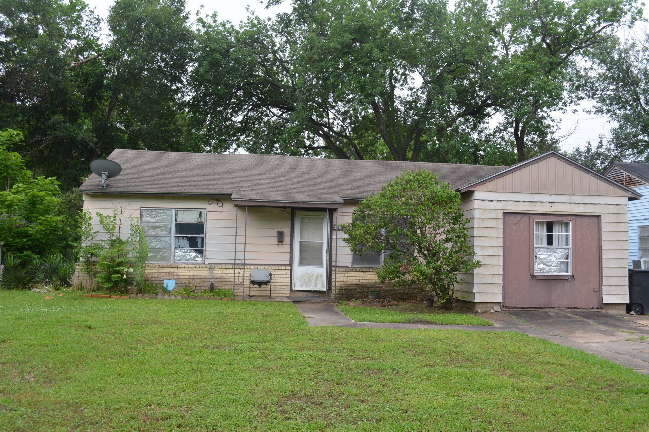 5630 Bellfort Street Houston TX 77033