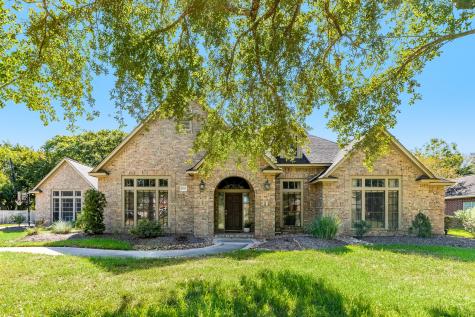 300 Timbercreek Drive Lake Jackson TX 77566