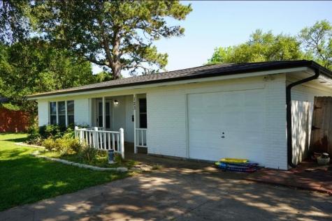 123 25th Avenue N Texas City TX 77590