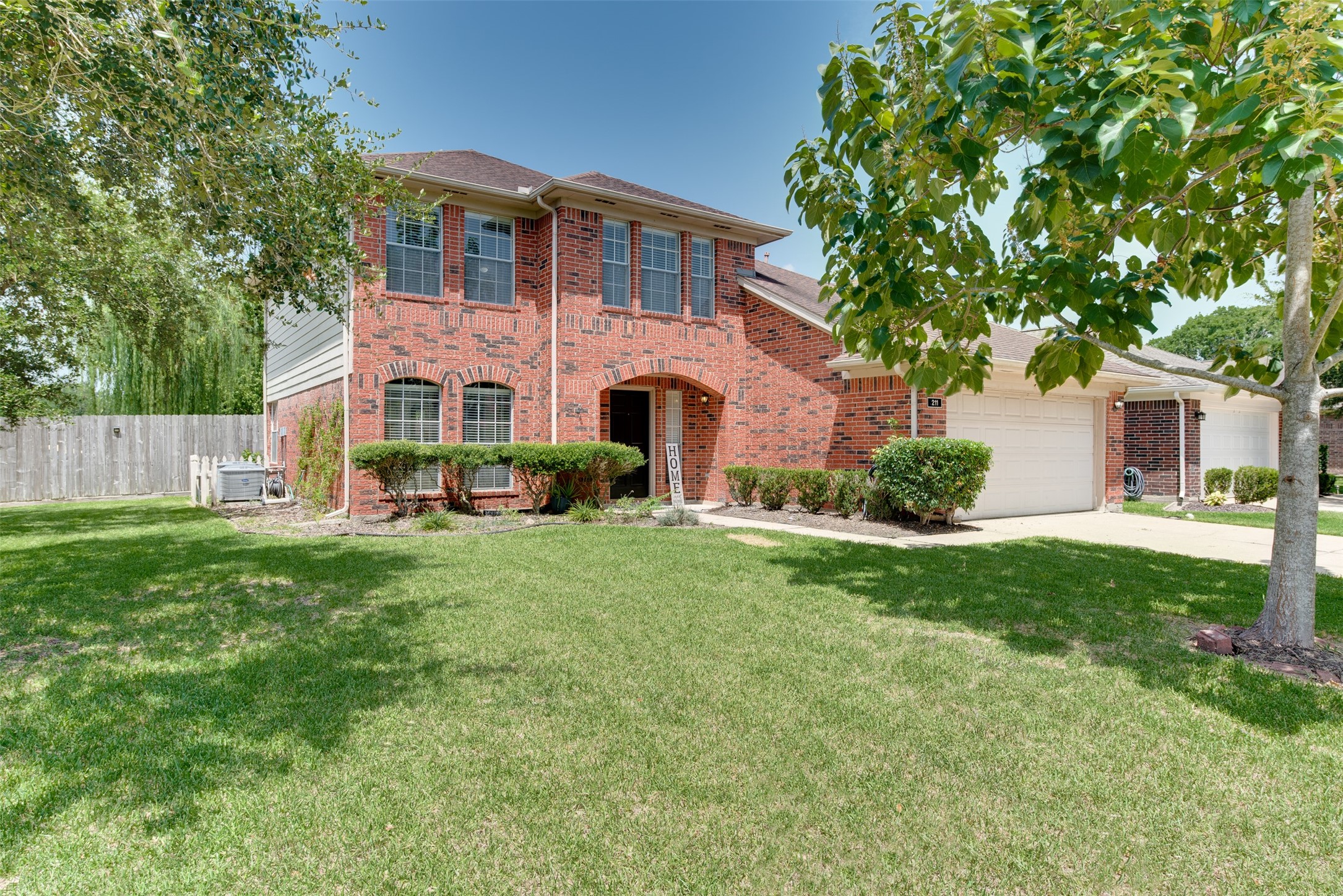 211 Wood Hollow Drive League City TX 77573