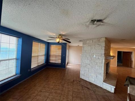1448 Private Road 6013 Giddings TX 78942