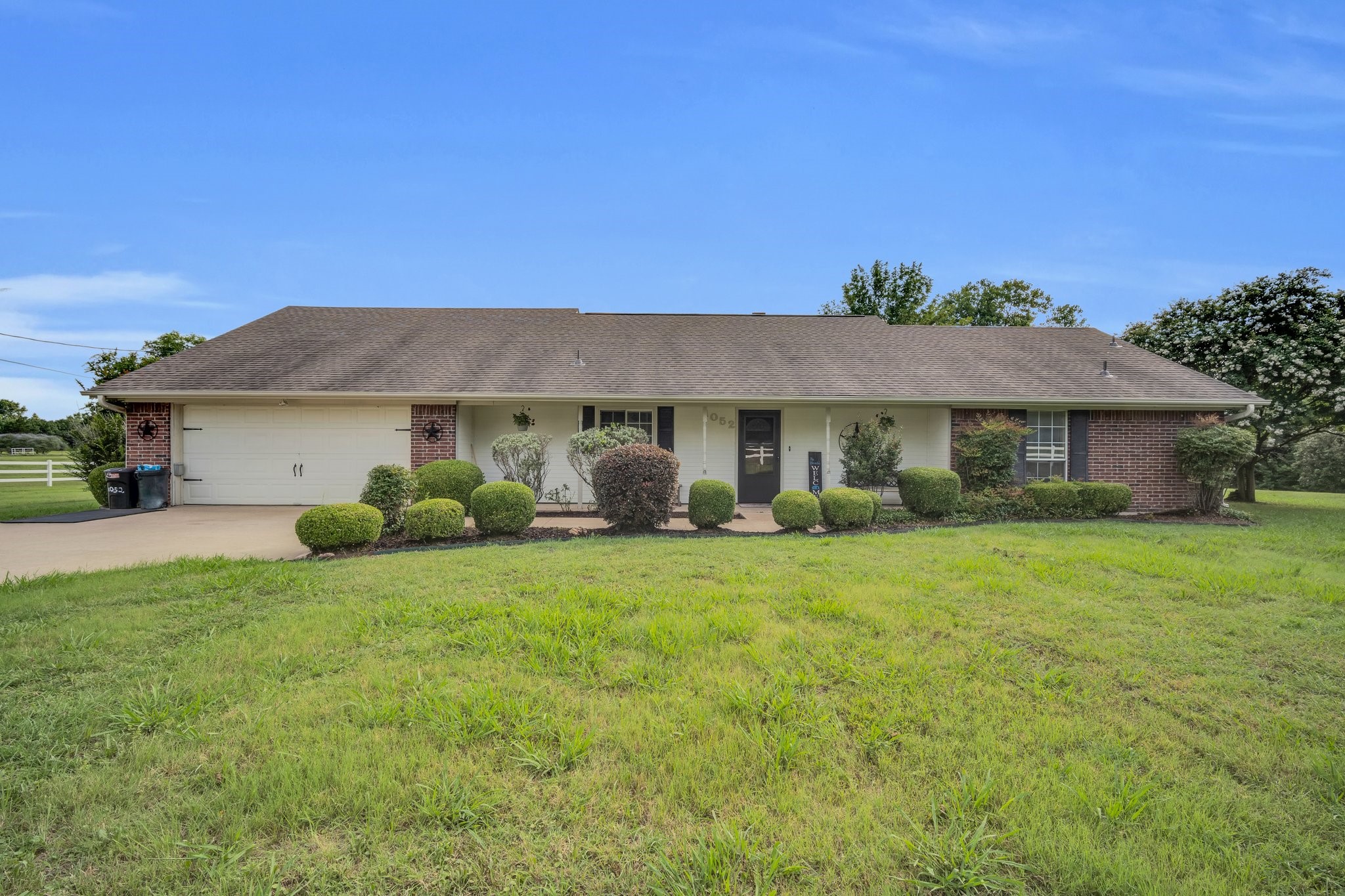 1052 S Lowrance Road Red Oak TX 75154