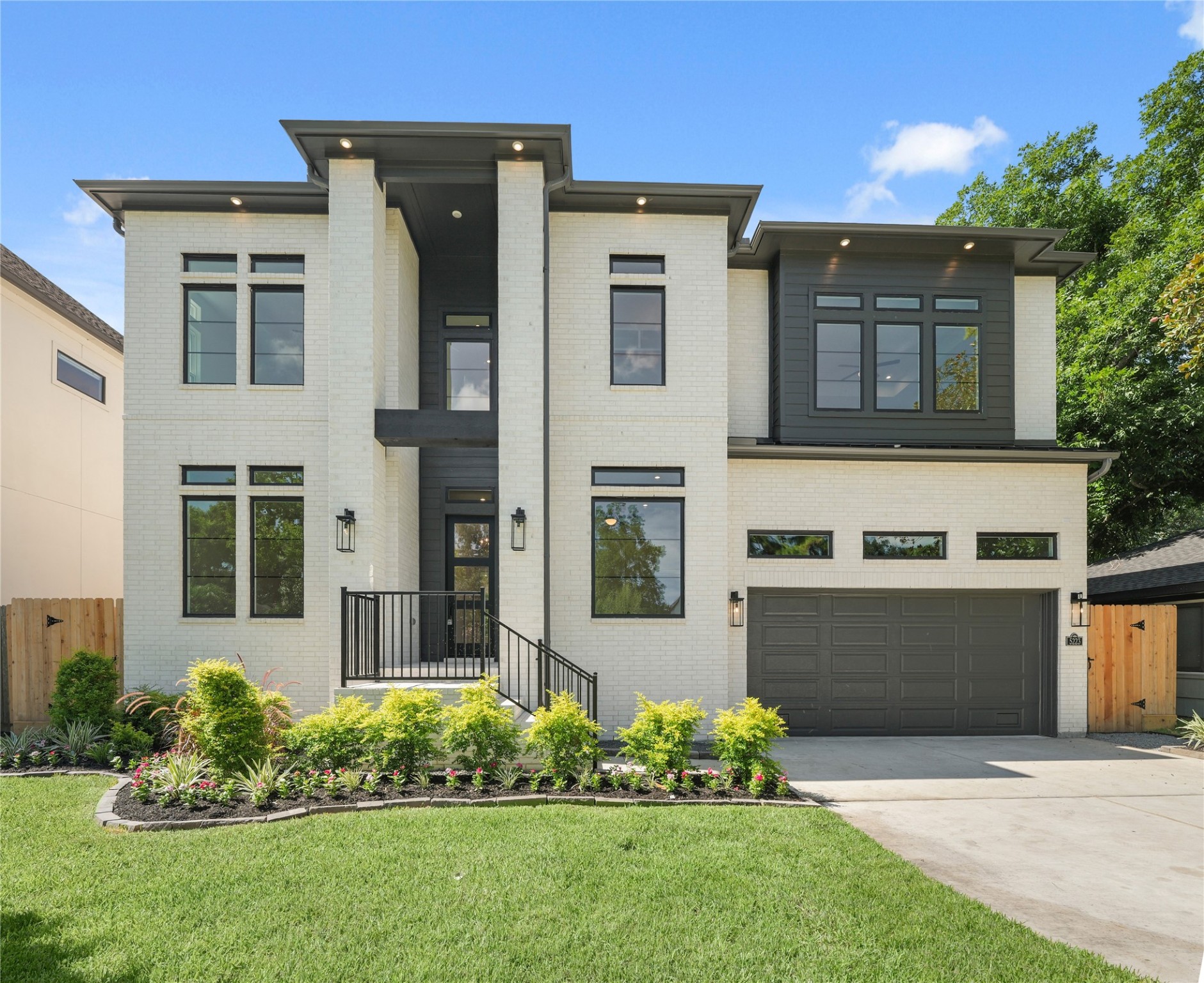 5223 Mimosa Drive Bellaire TX 77401