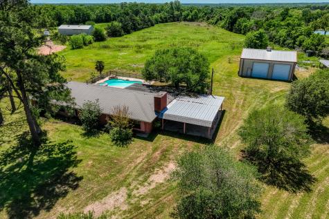 5967 Highway 159 West Bellville TX 77418