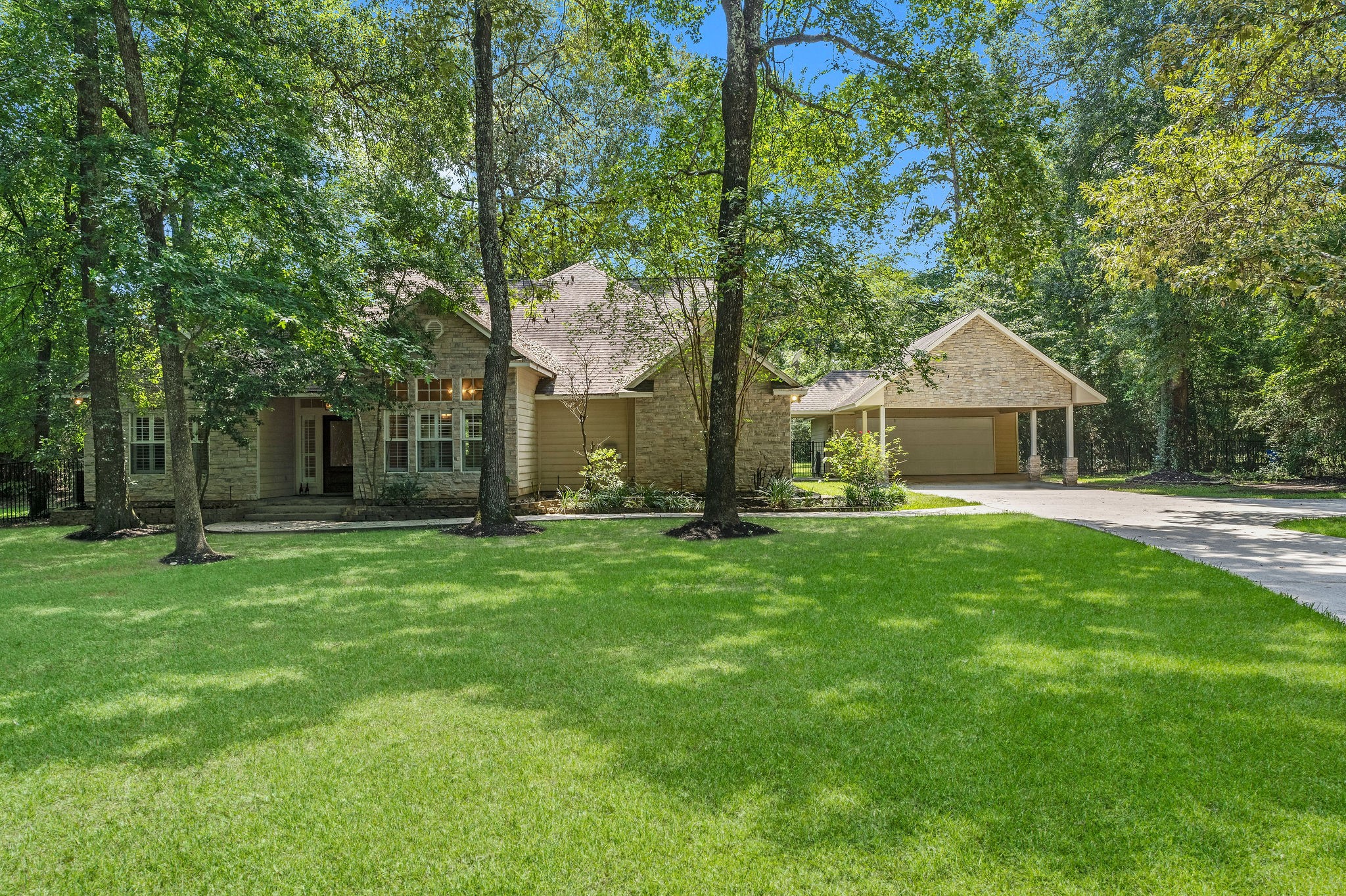 215 Hackberry Street Magnolia TX 77354